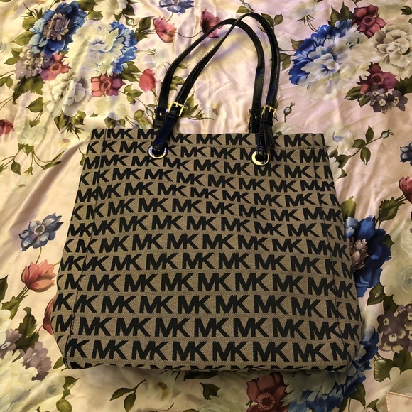 Michael Kors Handbags - Michael Kors Jet Set MK Signature Jacquard Tote